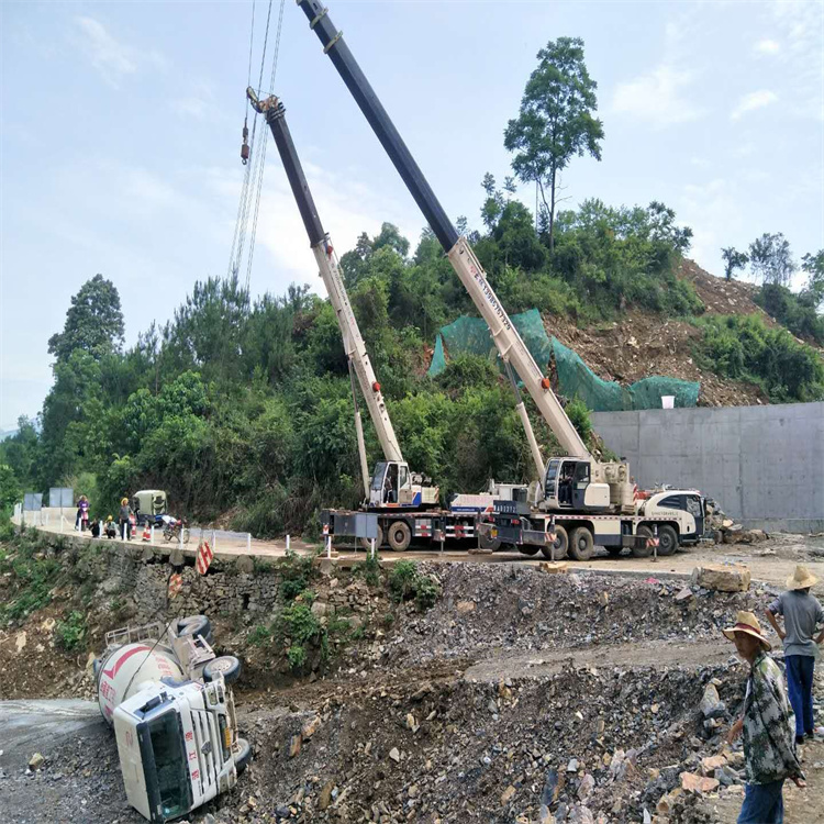 北戴河汽车掉沟里叫吊车救援要多少钱